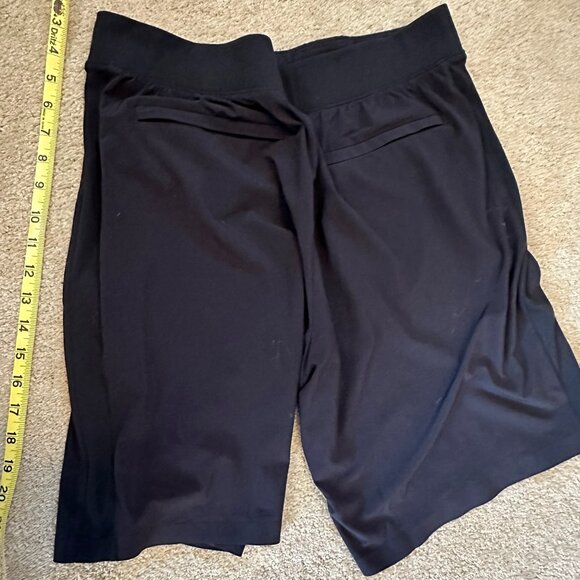 Athleta Black Shorts size 12 - Picture 3 of 3